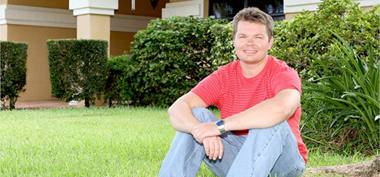  SIU Able Seaman Becomes First Customer of Union Plus Mortgage Company